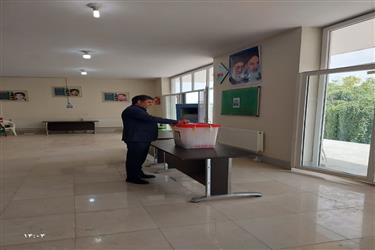 حضور شهردار در شعب اخذ رأی انتخابات ریاست جمهوری